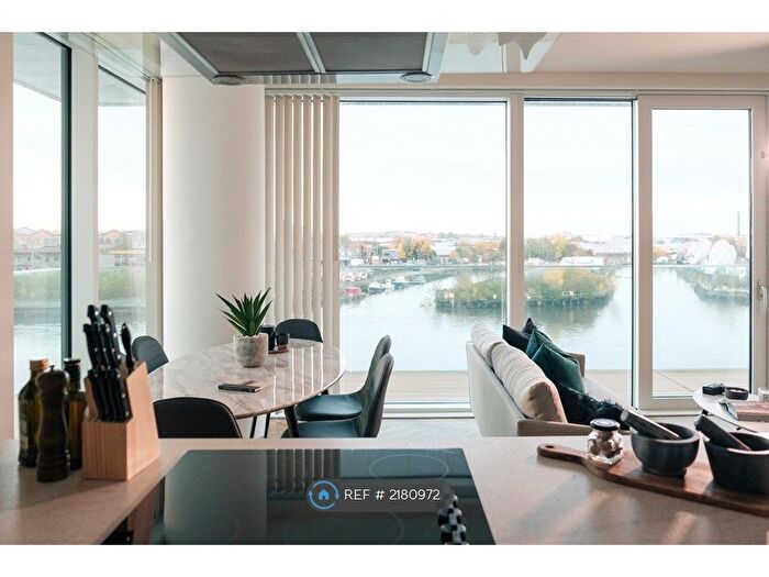 3 Bedroom Flat To Rent In Leader House, Media City Uk, Salford, M50