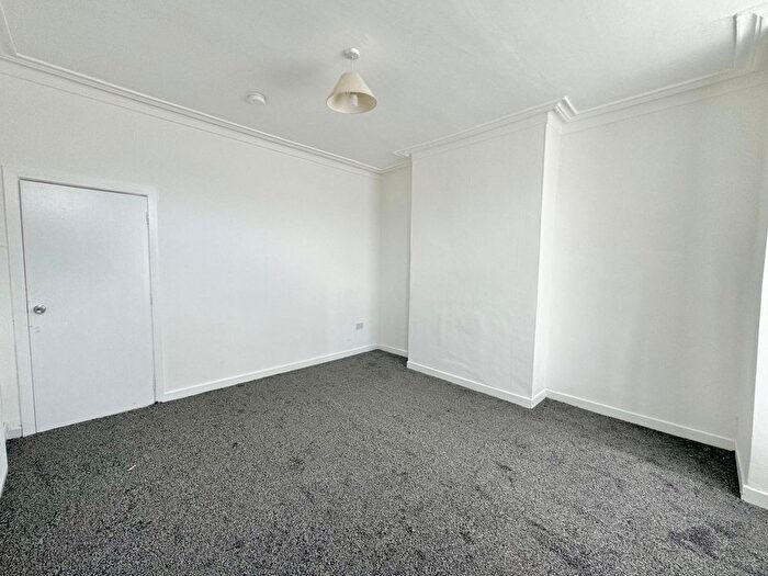 4 Bedroom Terraced House To Rent In Conway Grove, Harehills, Leeds, LS8