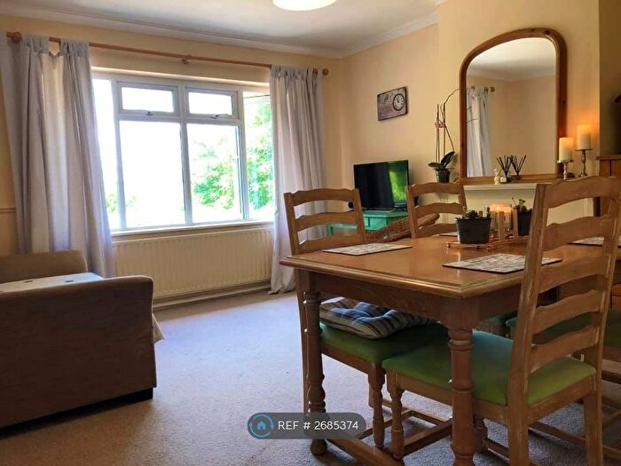 3 Bedroom Bungalow To Rent In Love Lane, Rochester, ME1