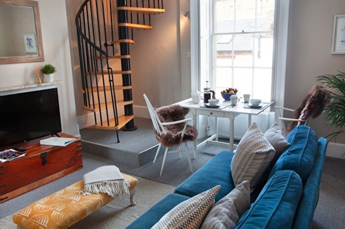 1 Bedroom Flat To Rent In Lansdown Place, Cheltenham, GL50