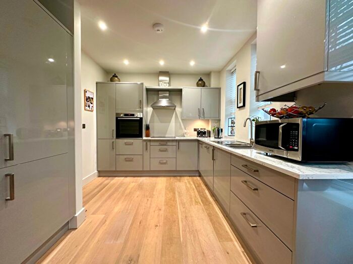 2 Bedroom Flat For Sale In Elwyn Road, Exmouth, EX8