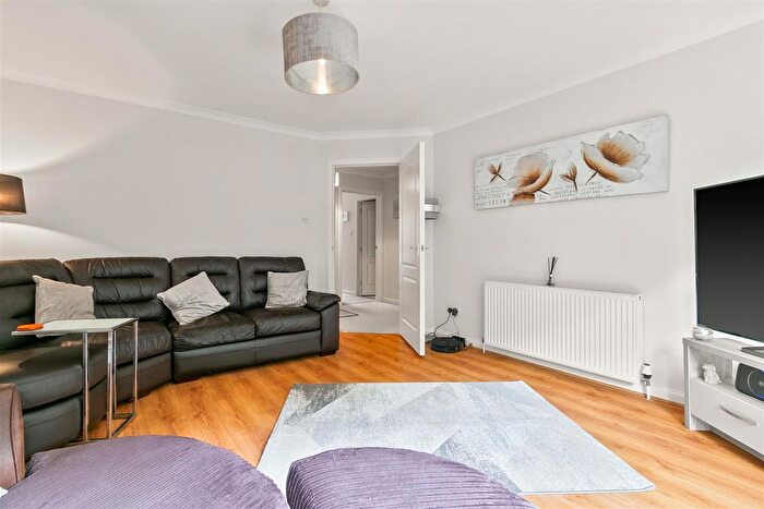 2 Bedroom Flat For Sale In Cornmill Court, Clydebank, G81