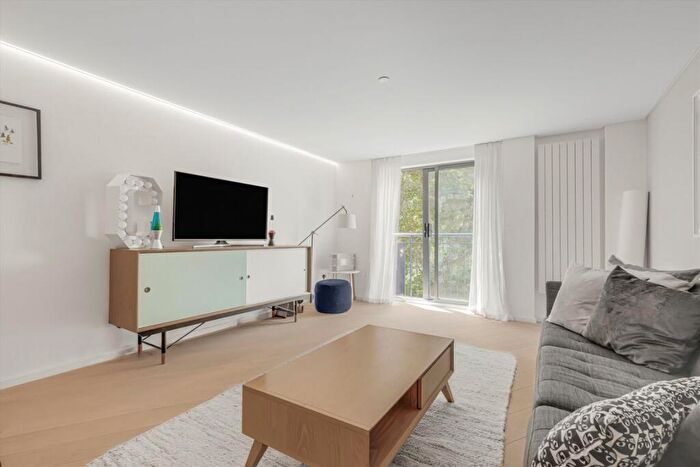 2 Bedroom Flat To Rent In Bridgewater Square, Barbican, EC2Y