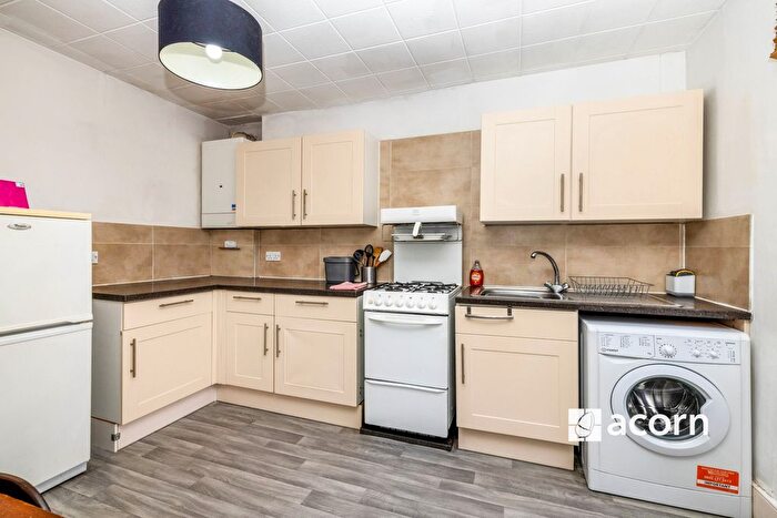 2 Bedroom Flat To Rent In Fentiman Road, London, SW8
