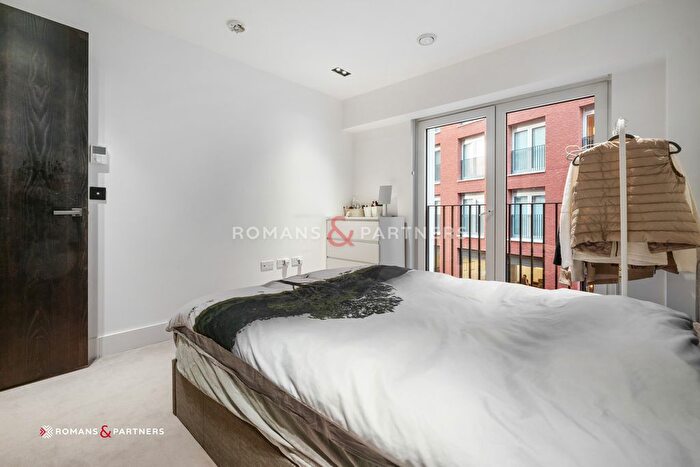 1 Bedroom Flat For Sale In Keybridge Tower, Nine Elms, SW8