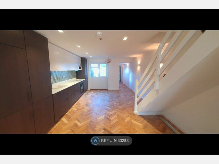 4 Bedroom End Of Terrace House To Rent In Brockley Park, London, SE23