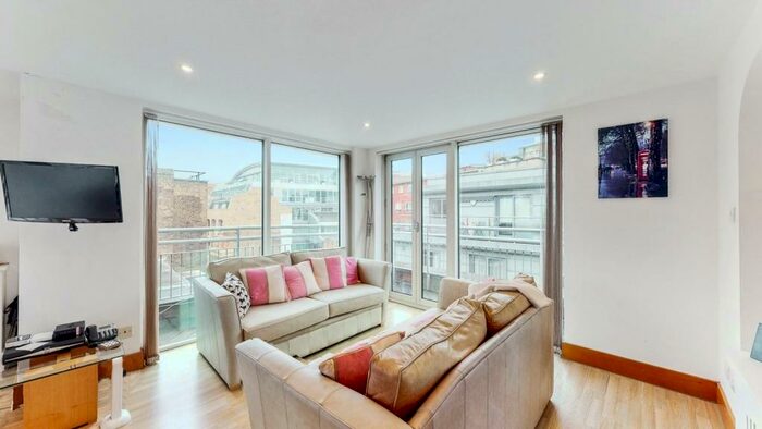 3 Bedroom Penthouse To Rent In Saffron Hill, EC1N