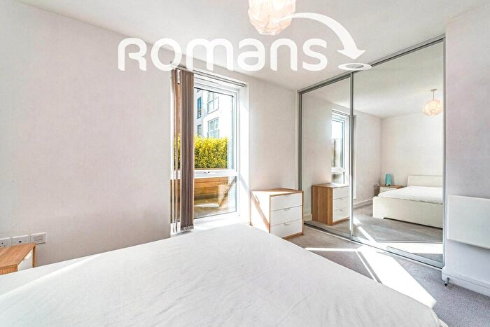 1 Bedroom Apartment For Sale In Drake Way, Reading, Berkshire, RG2