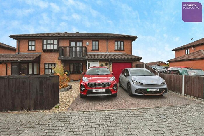 5 Bedroom Semi-Detached House For Sale In Elmgarth, NG34