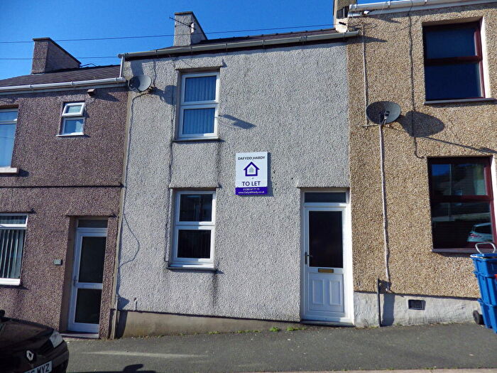 3 Bedroom Terraced House To Rent In Hendre Street, Caernarfon, Gwynedd, LL55
