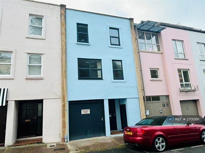 4 Bedroom Terraced House To Rent In Princess Victoria Street, Bristol, BS8