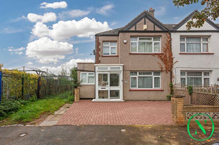 3 Bedroom End Of Terrace House For Sale In Hadley Road, Mitcham, CR4