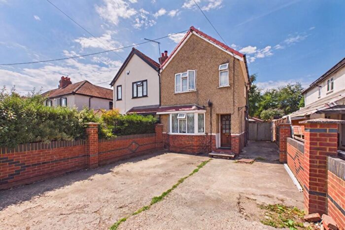 3 Bedroom Semi-Detached House For Sale In Woodlands Park Avenue, Maidenhead, Berkshire, SL6