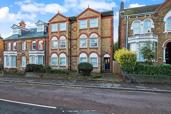 1 Bedroom Flat For Sale In London Road, Sittingbourne, ME10