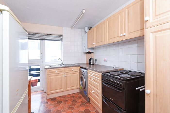 2 Bedroom Flat To Rent In Wellington Road, London, E11