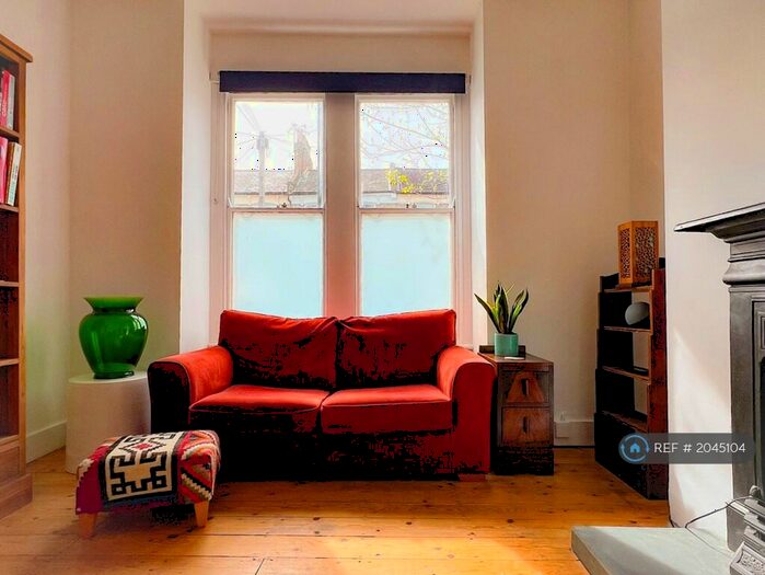 1 Bedroom Flat To Rent In Nutcroft Road, London, SE15