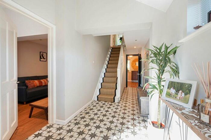 4 Bedroom Detached House For Sale In Netherby Park, Weybridge, KT13