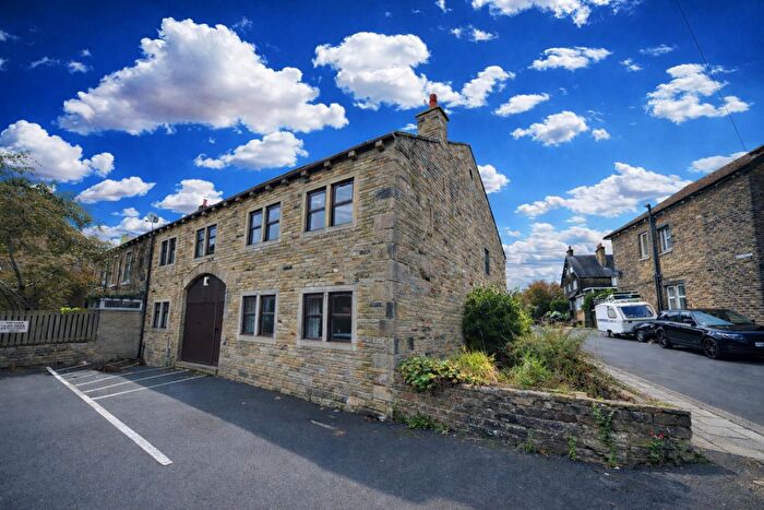 2 Bedroom Barn Conversion For Sale In Sherborne Road, Idle, BD10