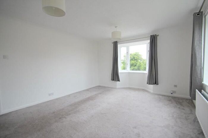 1 Bedroom Flat To Rent In St. Annes Mount, Redhill, RH1