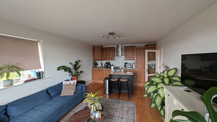 3 Bedroom Flat To Rent In Byron Court, Fairfax Road, London, NW6