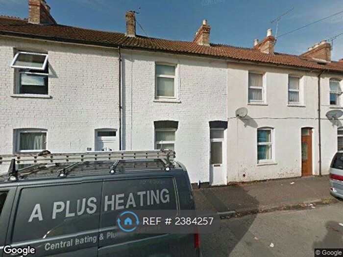 1 Bedroom Flat To Rent In Grays Road, Taunton, TA1