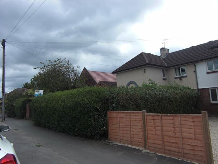 3 Bedroom Semi-Detached House To Rent In Halton Moor Avenue, Leeds, LS9