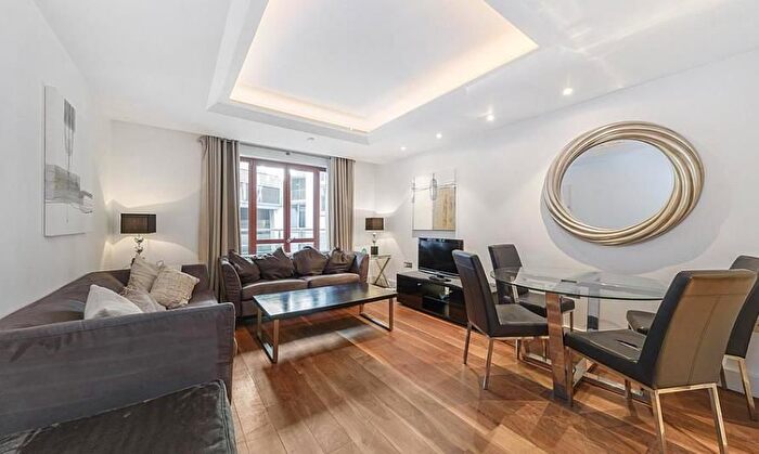 2 Bedroom Flat To Rent In James Street, Marylebone, London, W1U