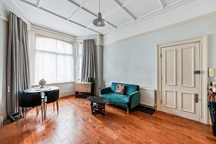 1 Bedroom Flat For Sale In Comeragh Road, London, W14
