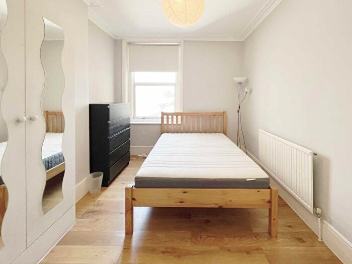 1 Bedroom Flat To Rent In High Street, New Malden, KT3