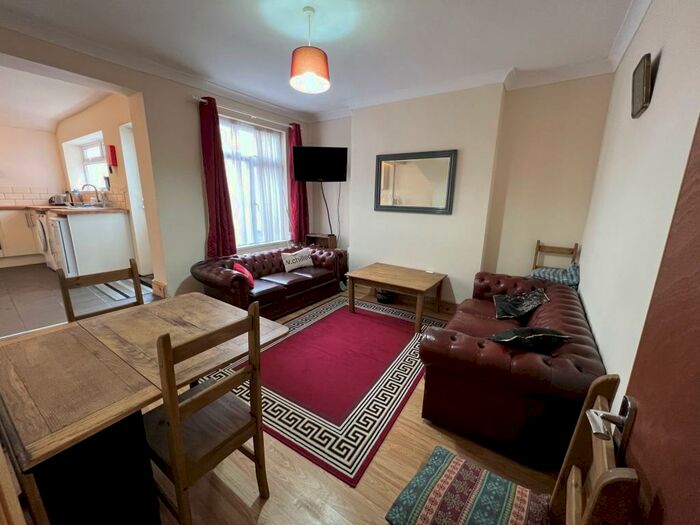 3 Bedroom House To Rent In Brynmill Ter, Brynmill, Swansea, SA2