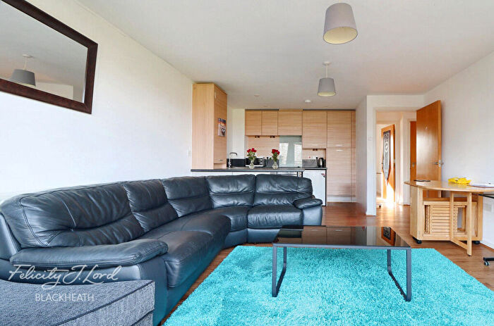 2 Bedroom Apartment To Rent In Gunyard Mews, London, SE18