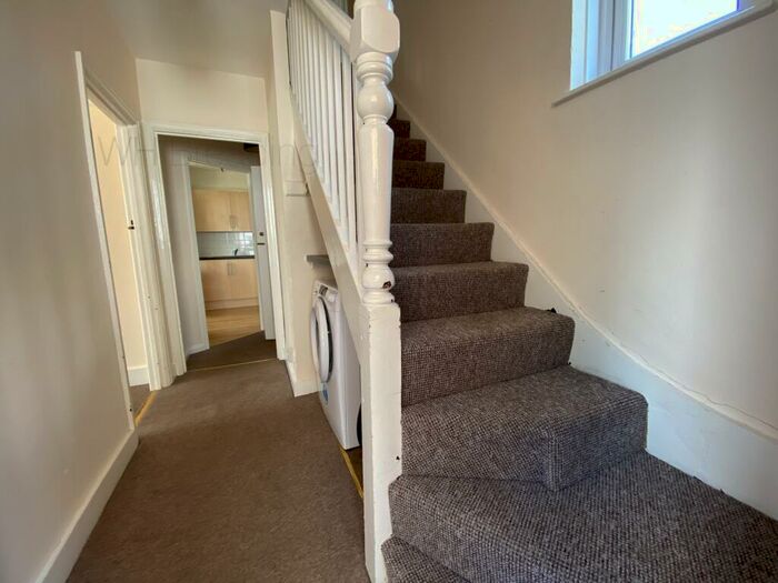 5 Bedroom House To Rent In St. Martins Hill, Canterbury, CT1