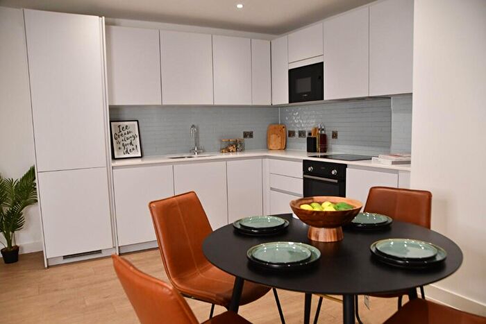 2 Bedroom Apartment To Rent In Weldale Street, Reading, Berkshire, RG1