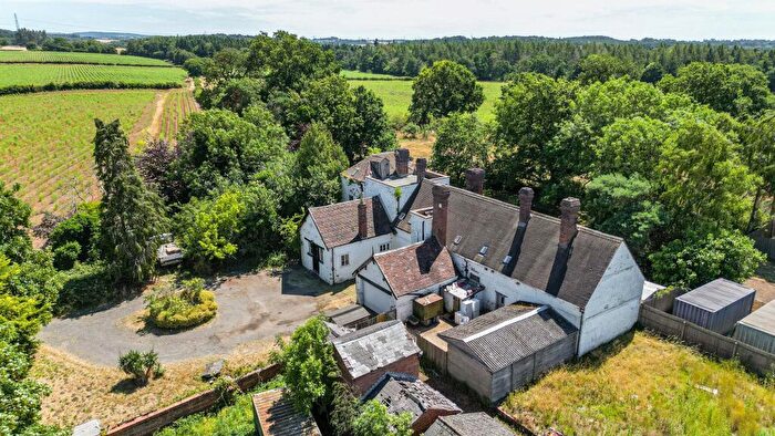 7 Bedroom Detached House For Sale In Stourbridge Road, Hurcott, DY10