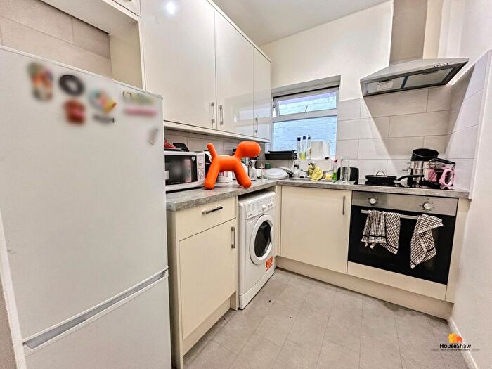 1 Bedroom Maisonette To Rent In Stoke Road, Aylesbury, HP21