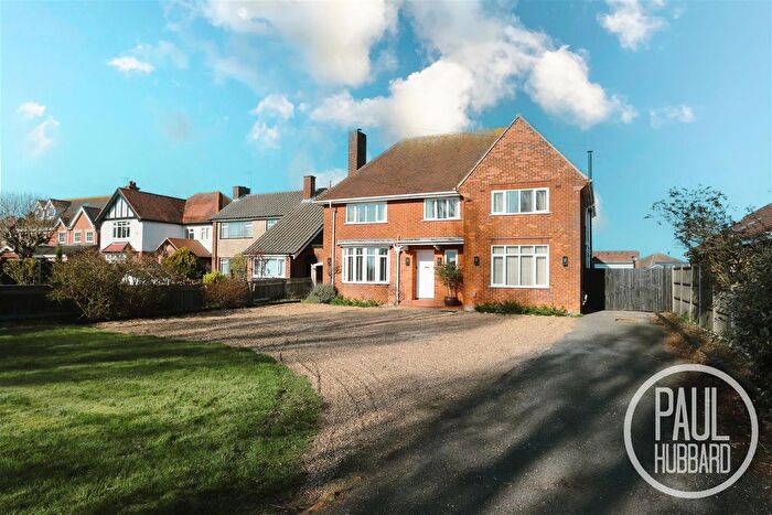 4 Bedroom Detached House For Sale In Yarmouth Road, Gunton, NR32