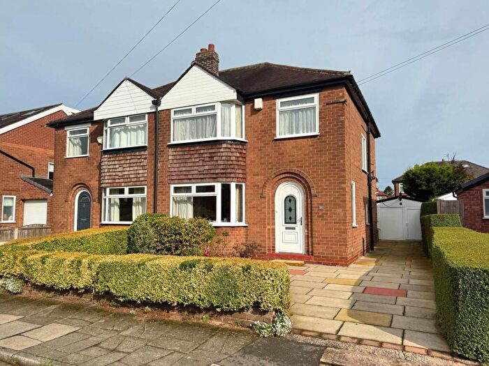 3 Bedroom Semi-Detached House For Sale In Blakemere Avenue, Sale, M33