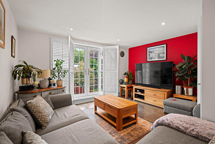 3 Bedroom Town House For Sale In Avondale Road, Bromley, BR1