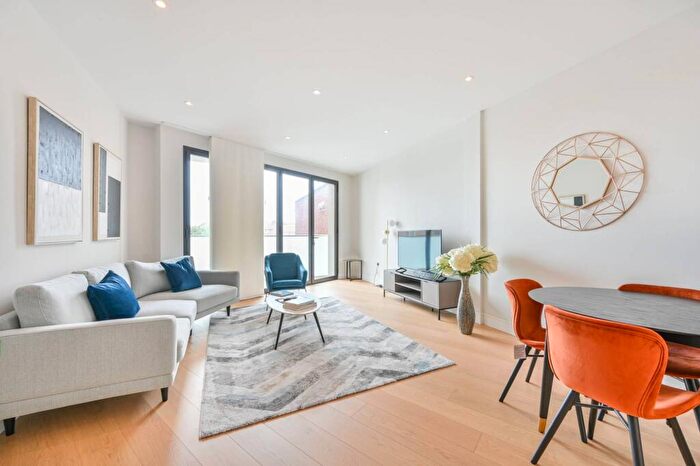 2 Bedroom Flat For Sale In Finchley Road, Golders Green, NW11