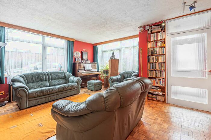 4 Bedroom End Of Terrace House To Rent In Maidenhead, Berkshire, SL6