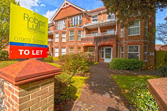 2 Bedroom Flat To Rent In St. Botolphs Road, Worthing, BN11