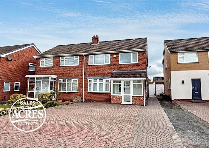 3 Bedroom Semi-Detached House For Sale In Hundred Acre Road, Streetly, Sutton Coldfield, B74