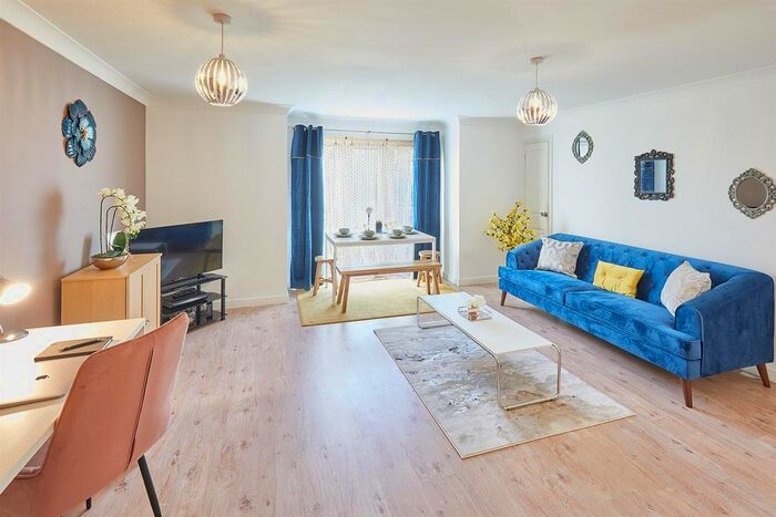 2 Bedroom Flat To Rent In Sun Gardens, Thornaby, Stockton-On-Tees, TS17