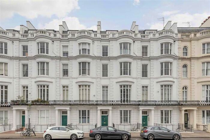 2 Bedroom Flat To Rent In Gloucester Terrace, London, W2