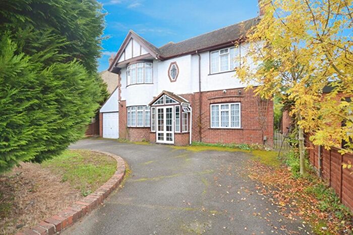 4 Bedroom House To Rent In London Road, Earley, RG6