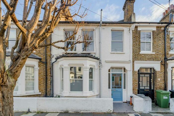 4 Bedroom Flat To Rent In Abdale Road, London, W12