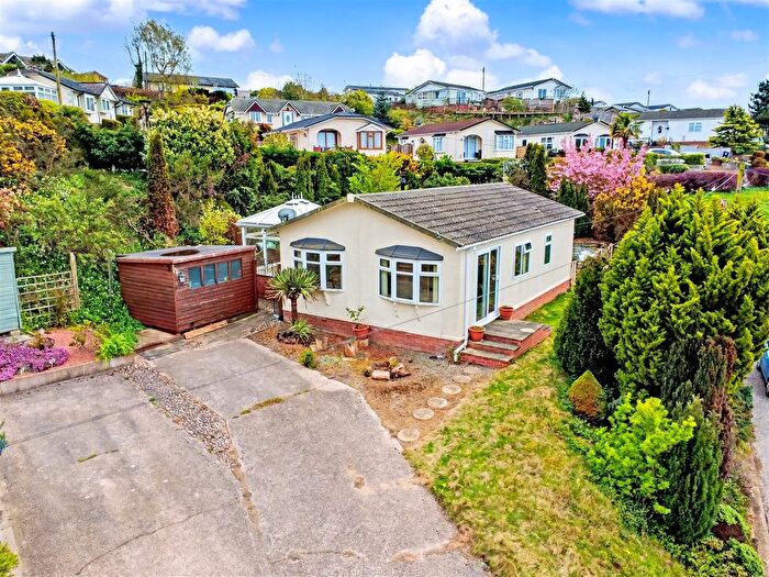 2 Bedroom Park Home For Sale In Killarney Park, Nottingham, NG6