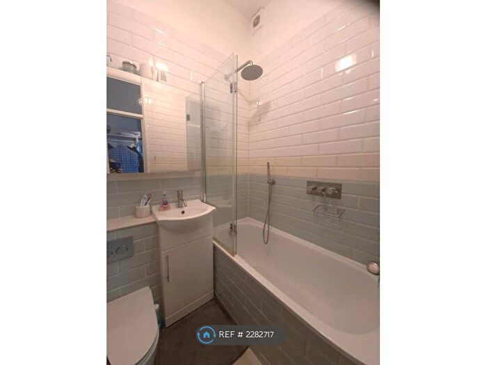 1 Bedroom Flat To Rent In Fulham Palace Road, London, SW6