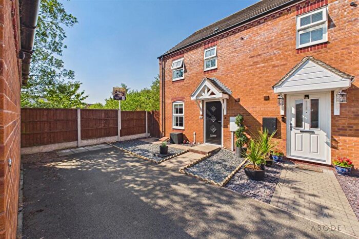 3 Bedroom Semi Detached House For Sale In Thames Way, Hilton, Derby, DE65