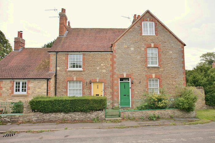 2 Bedroom Cottage To Rent In Church Street, Marcham, Abingdon, OX13